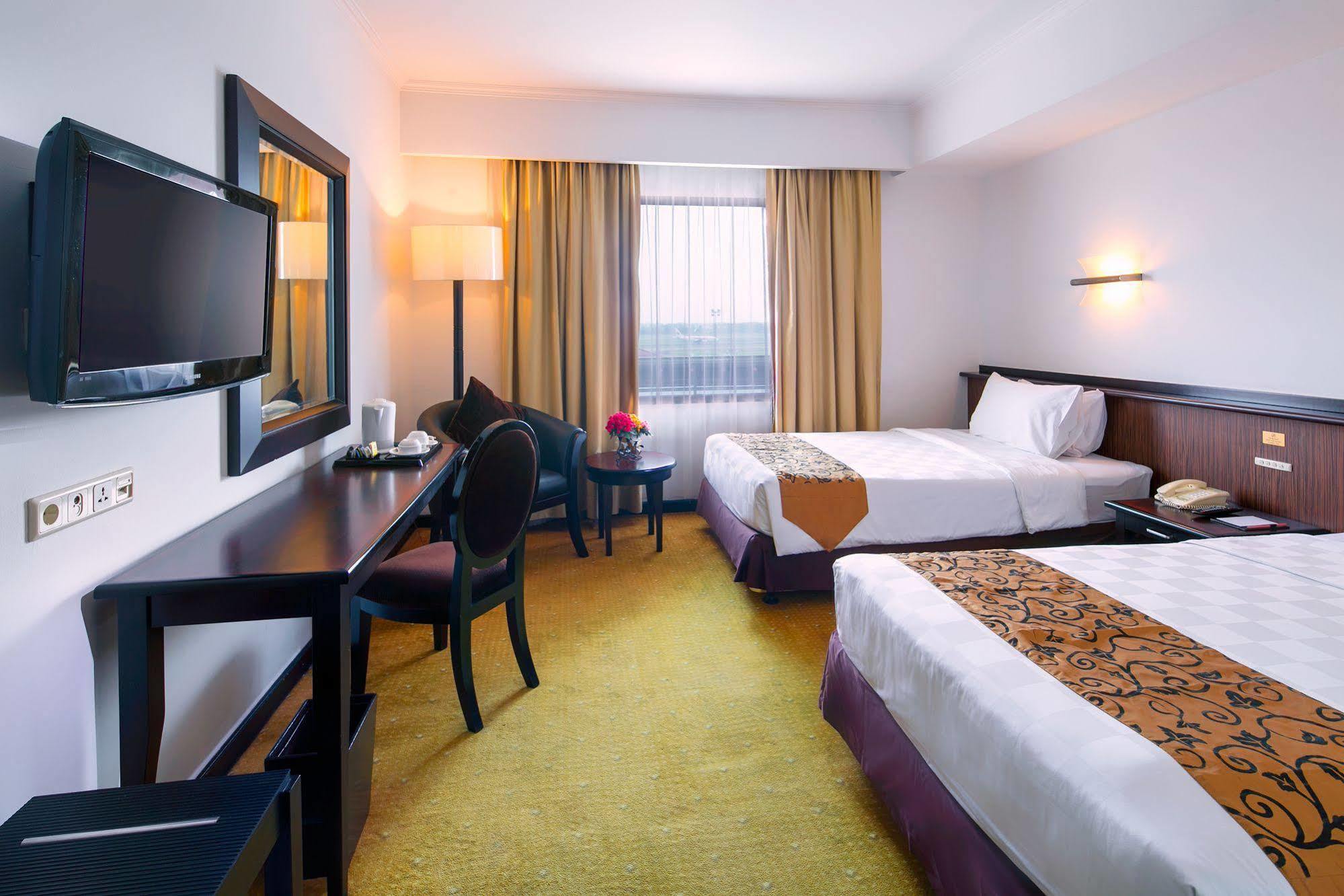Jakarta Airport Hotel Tangerang Exterior photo